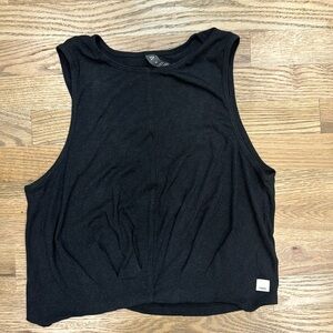 Black vuori crop top